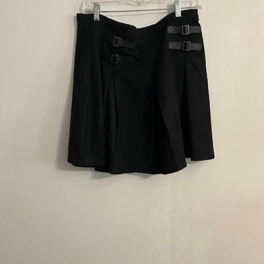 Hot Topic Black pleated with buckles skirt, size XL